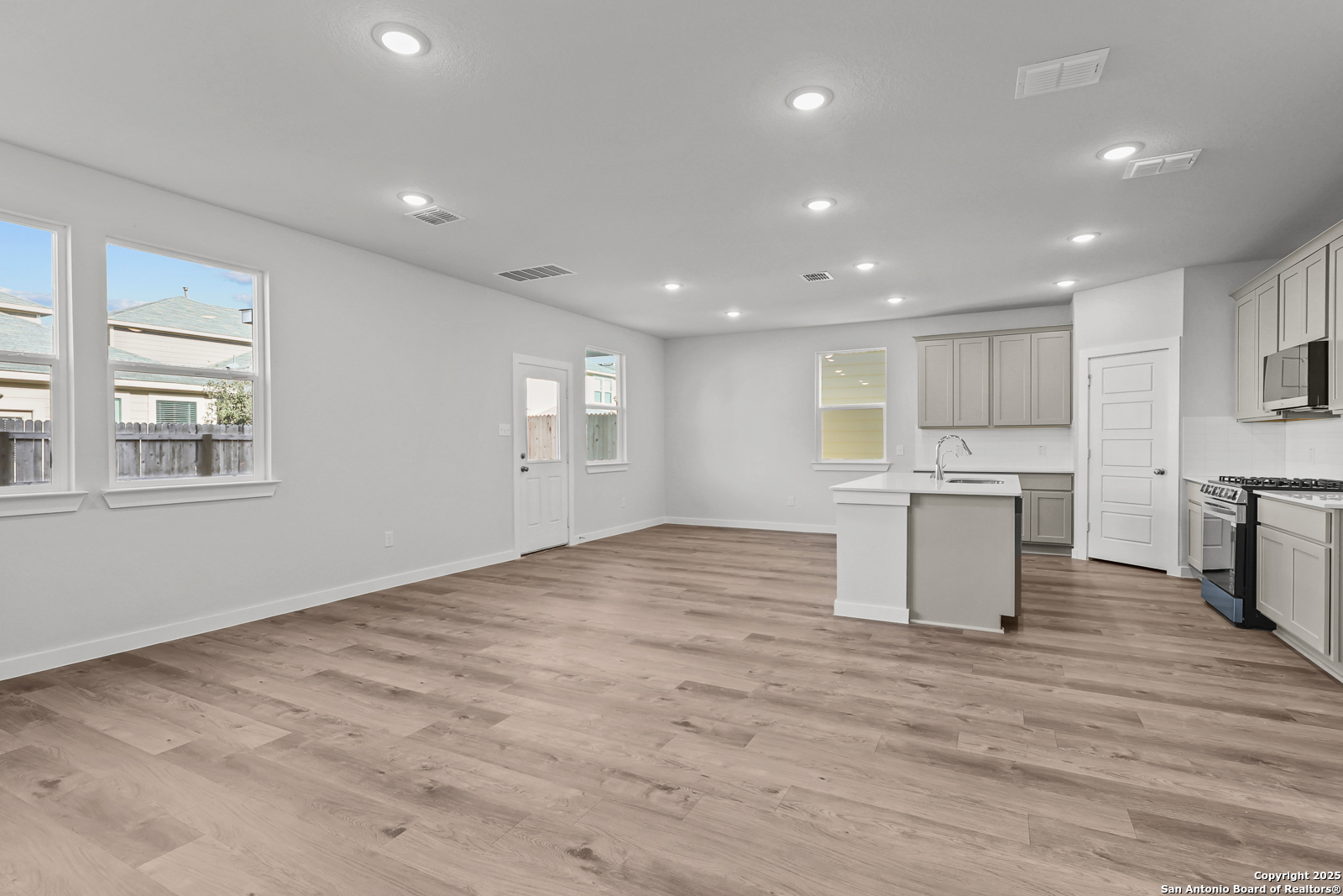 Residential in Leon Valley 5