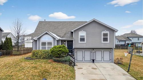 8200 105th St, Kansas City, MO, 64157-9103 | Card Image