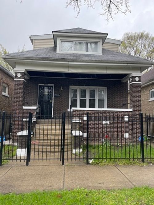 7535 Vernon Ave, CHICAGO, IL, 60619-2213 | Card Image