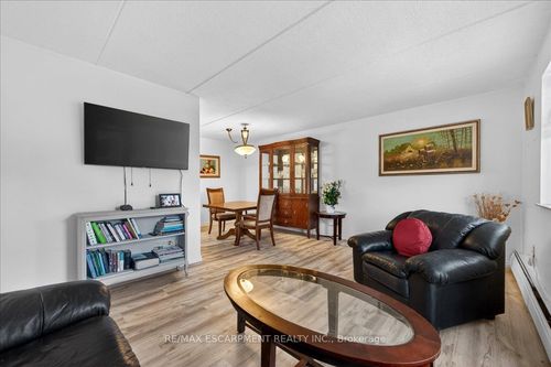 417-198 Scott St, Saint Catharines, ON, L2N5T3 | Card Image