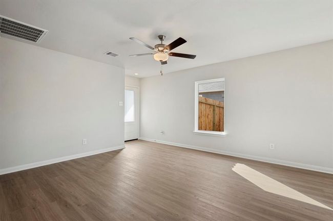 313 Grayson Baw Ln, House other with 3 bedrooms, 2 bathrooms and 2 parking in Waller TX | Image 6