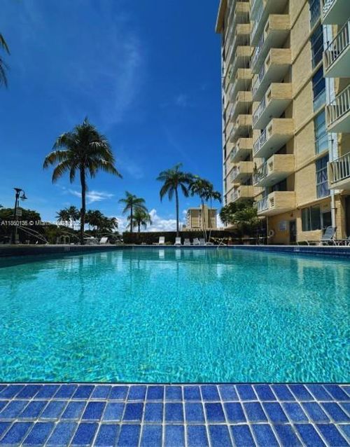 apt-202-2350 Ne 135th St, North Miami, FL, 33181-3525 | Card Image