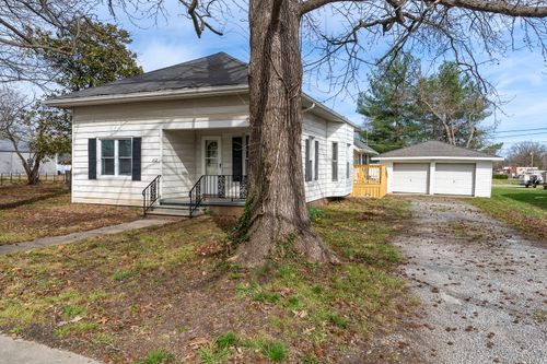 202 S Bush Ave, Hurst, IL, 62949-1014 | Card Image