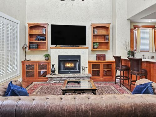 1002 Hoylake Ct, Ennis, TX, 75119-7657 | Card Image