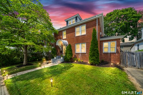34 Selldan St, West Hartford, CT, 06110-1161 | Card Image