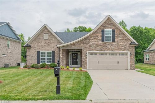 403 Freemont Dr, Thomasville, NC, 27360-6464 | Card Image