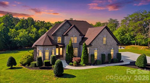 8040 Young Rd, Hickory, NC, 28602-7464 | Card Image