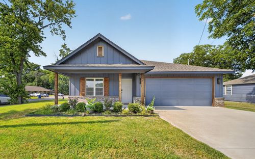 901 Park St, Pryor, OK, 74361-5611 | Card Image