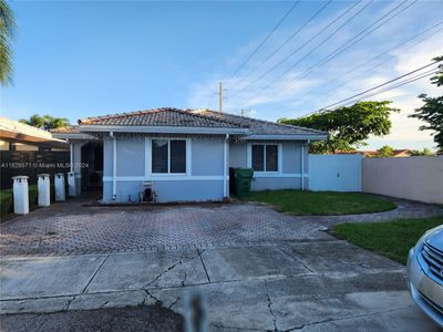 14692 Sw 170th St, House other with 3 bedrooms, 2 bathrooms and null parking in Miami FL | Image 3