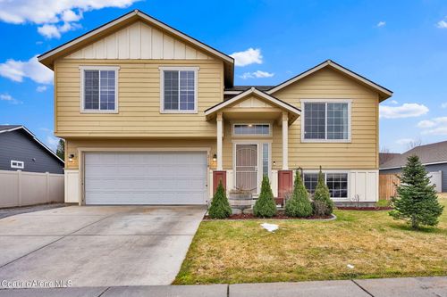 2118 N Teanaway Dr, Post Falls, ID, 83854-7356 | Card Image