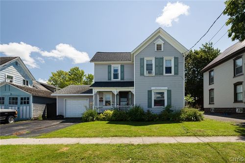 422 Pawling St, Watertown, NY, 13601-4137 | Card Image