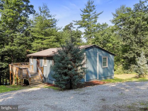 165 Village Dr, Hedgesville, WV, 25427-7426 | Card Image