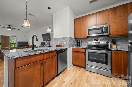 unit-311-630 Calvert St, Charlotte, NC, 28208-5267 | Card Image