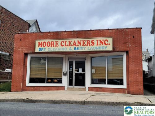 1627 Main St, Northampton, PA, 18067-1542 | Card Image