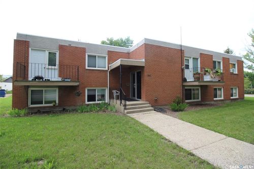 341 2nd St E, Shaunavon, SK, S0N2M0 | Card Image