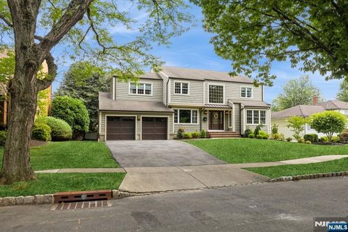 46 Eastbrook Dr, River Edge, NJ, 07661-1004 | Card Image