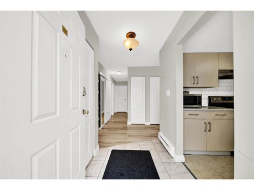 104-13275 70b Ave, Surrey, BC, V3W7Z2 | Card Image