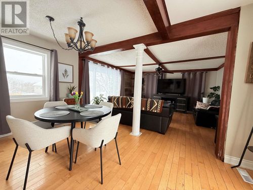 10 Queen St, Sioux Lookout, ON, P8T1E8 | Card Image