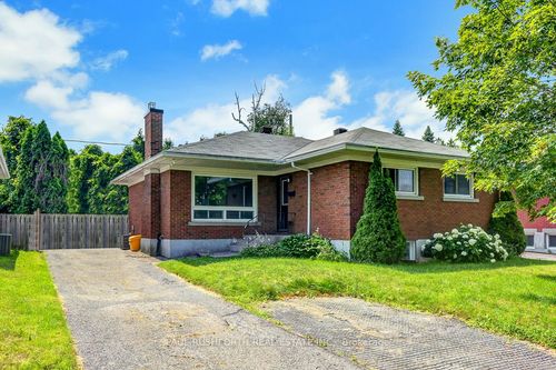 2390 Sudbury Ave, Ottawa, ON, K2C1L8 | Card Image