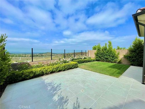 110 Statuary, Irvine, CA, 92620-3551 | Card Image