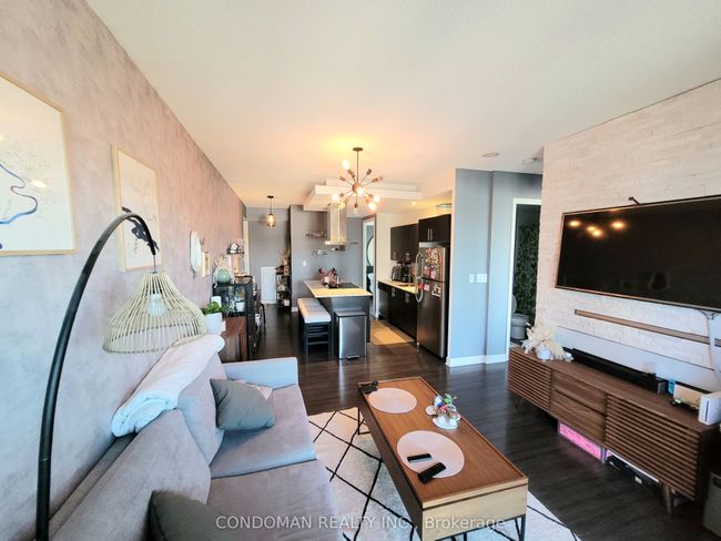 1924 - 165 Legion Rd N, Condo with 2 bedrooms, 2 bathrooms and 1 parking in Etobicoke ON | Image 4