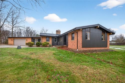 3863 Wiltshire Rd, North Royalton, OH, 44133-6519 | Card Image