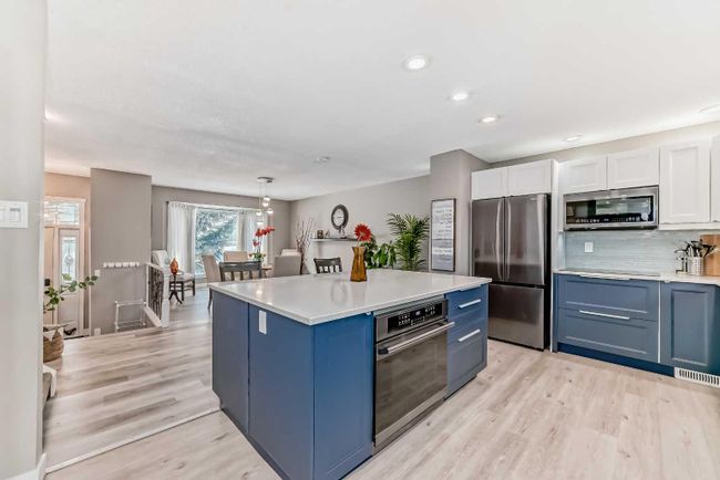 440 Cantrell Drive Sw, Home with 3 bedrooms, 1 bathrooms and 4 parking in Calgary AB | Image 35