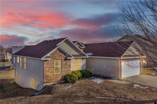 1219 S Country View Ln, Warrensburg, MO, 64093-8919 | Card Image