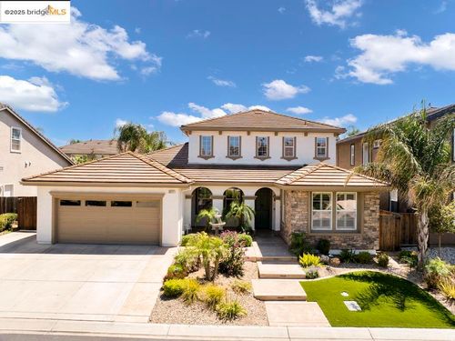 6327 Crystal Springs Cir, Discovery Bay, CA, 94505-2627 | Card Image