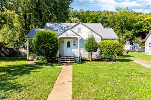 302 Jackson St, Sevierville, TN, 37862-3212 | Card Image