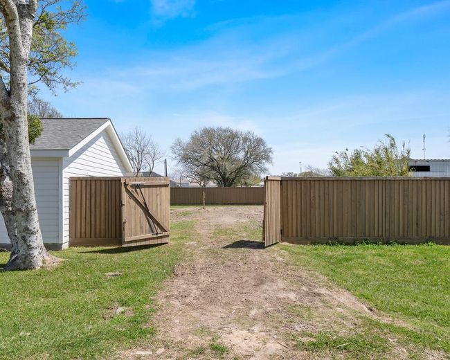 Gate | Image 41