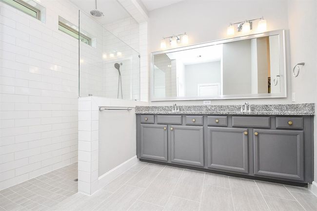 Primary bath | Image 18