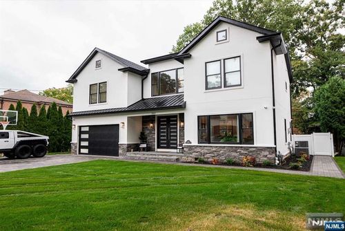 362 Harrison St, Paramus, NJ, 07652-4645 | Card Image