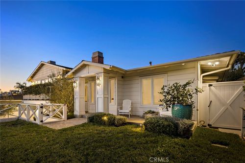 433 Seaward Rd, Corona Del Mar, CA, 92625-2617 | Card Image