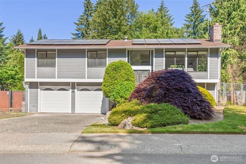 10914 165th Pl Ne, Redmond, WA, 98052-2758 | Card Image