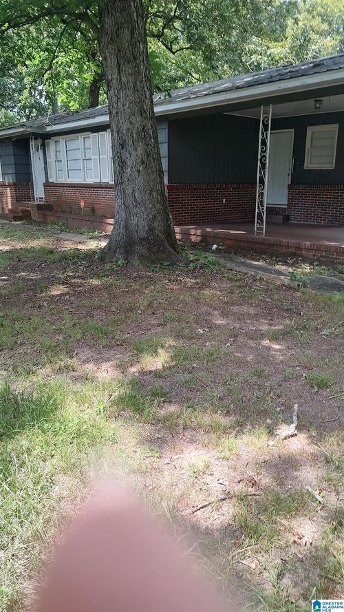 136 Lake Dr Ne, BIRMINGHAM, AL, 35215-5618 | Card Image