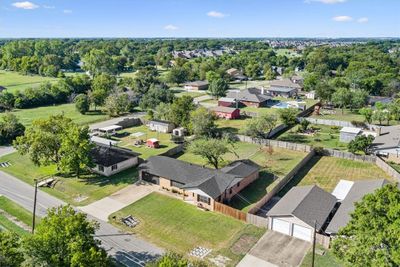 904 N Bunker Drive, House other with 3 bedrooms, 2 bathrooms and 2 parking in Waco TX | Image 2