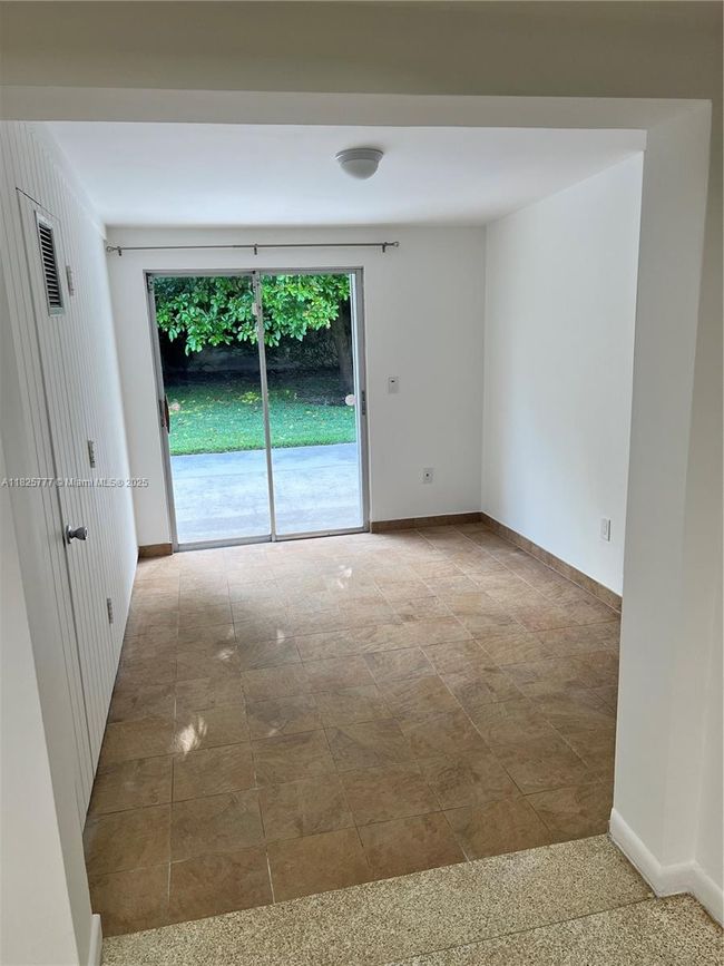 10820 - 10820 Sw 78 Th Ave, Home with 3 bedrooms, 2 bathrooms and null parking in Pinecrest FL | Image 9