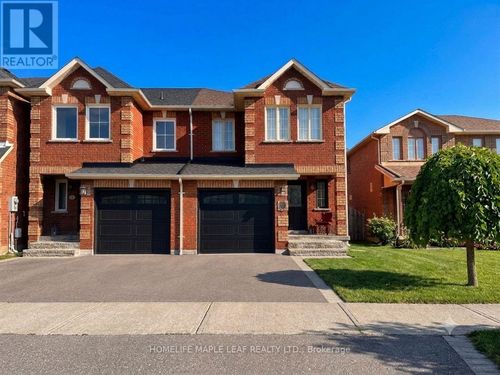 29 Stonebriar Dr, Maple, ON, L6A2N2 | Card Image