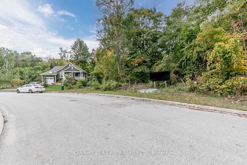 548 Taylor Dr, Midland, ON, L4R0E2 | Card Image