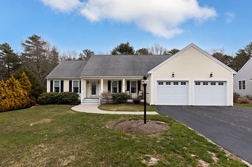 40 Mirasol Dr, Bourne, MA, 02532-5681 | Card Image