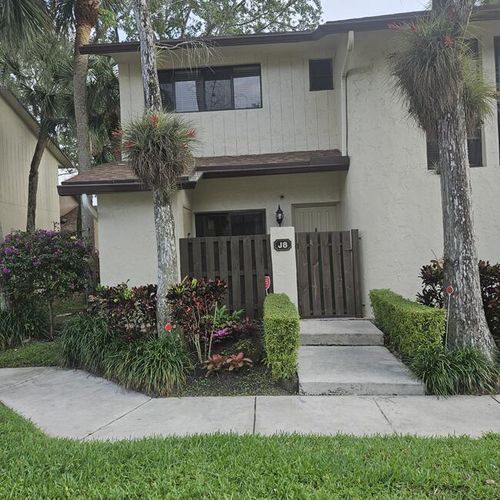 j8-7620 Nw 79th Ave, Tamarac, FL, 33321-9001 | Card Image