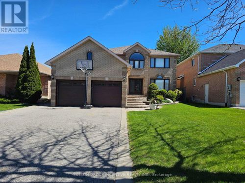 4 Chantal St, Barrie, ON, L4N9S4 | Card Image