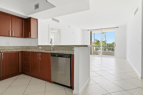 218-403 S Sapodilla Ave, West Palm Beach, FL, 33401-5765 | Card Image