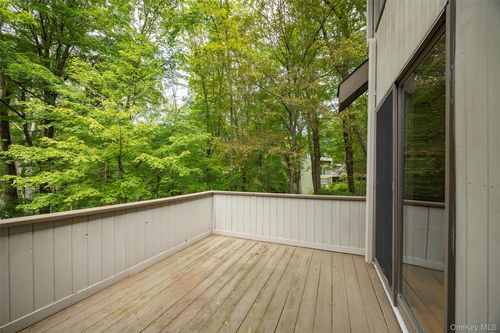 51 Major Lockwood Ln, Pound Ridge, NY, 10576 | Card Image