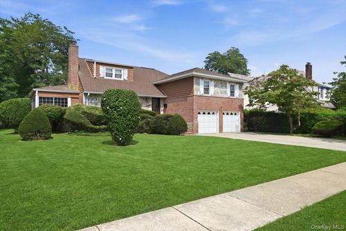 288 Brower Ave, Rockville Centre, NY, 11570-2607 | Card Image