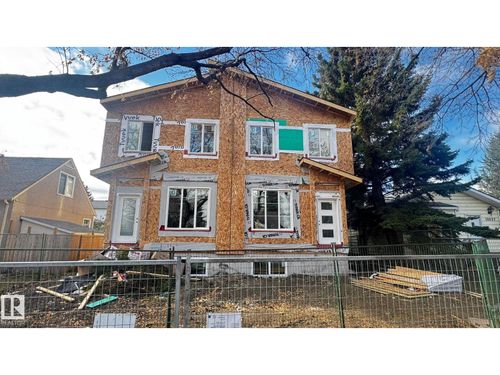 {{alt}} | Card Image