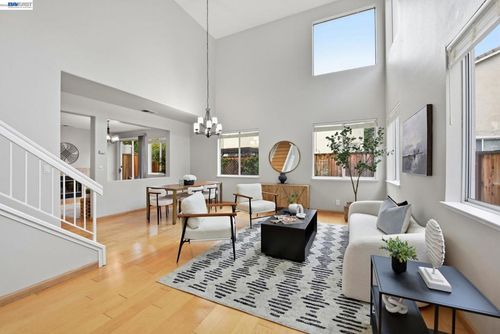 15518 Harbor Way, San Leandro, CA, 94579-2776 | Card Image