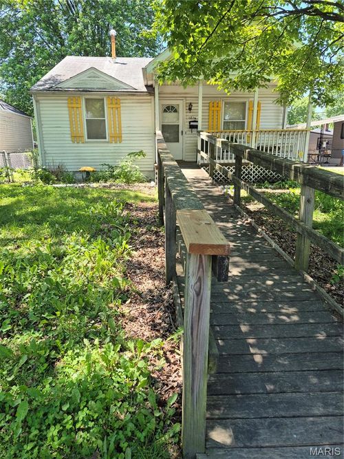 1816 Ferguson Ave, Granite City, IL, 62040-2319 | Card Image