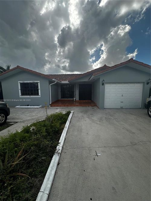 7535 W 5th Ct, Hialeah, FL, 33014-4922 | Card Image
